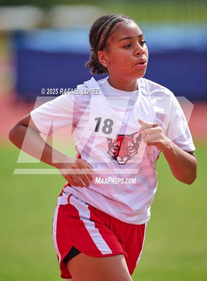 Thumbnail 1 in Northland Christian Relays (1600M) photogallery.