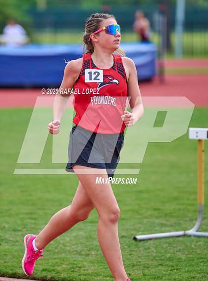 Thumbnail 2 in Northland Christian Relays (1600M) photogallery.