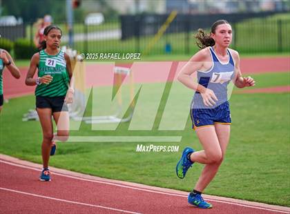 Thumbnail 1 in Northland Christian Relays (1600M) photogallery.
