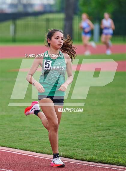 Thumbnail 1 in Northland Christian Relays (1600M) photogallery.