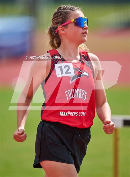 Thumbnail 1 in Northland Christian Relays (1600M) photogallery.