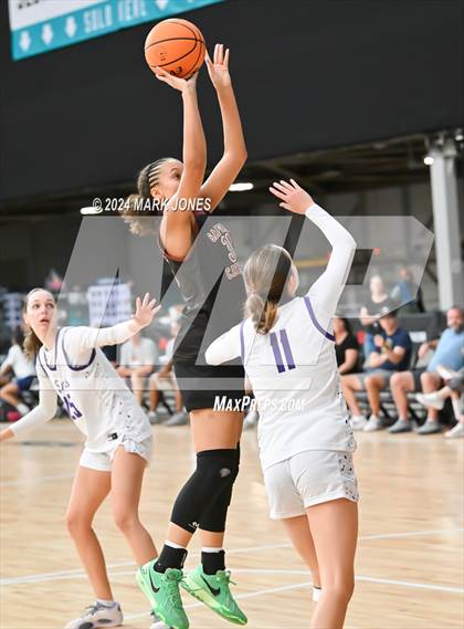 Thumbnail 3 in Salpointe Catholic vs. Notre Dame Prep (Section 7) photogallery.