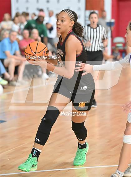 Thumbnail 3 in Salpointe Catholic vs. Notre Dame Prep (Section 7) photogallery.