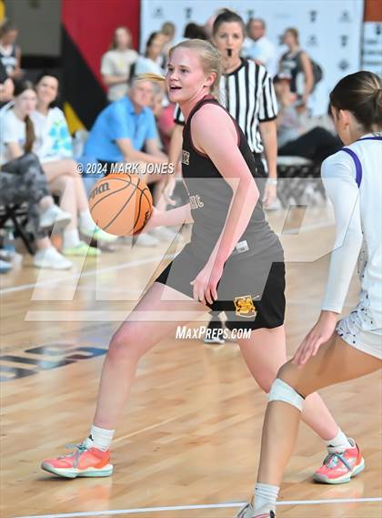 Thumbnail 3 in Salpointe Catholic vs. Notre Dame Prep (Section 7) photogallery.