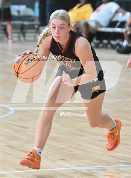 Thumbnail 3 in Salpointe Catholic vs. Notre Dame Prep (Section 7) photogallery.