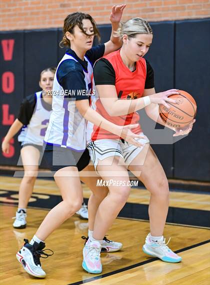Thumbnail 2 in Lake Havasu vs Lee Williams photogallery.