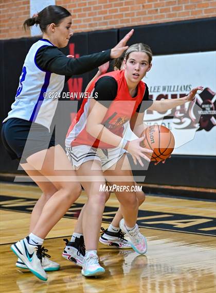 Thumbnail 3 in Lake Havasu vs Lee Williams photogallery.