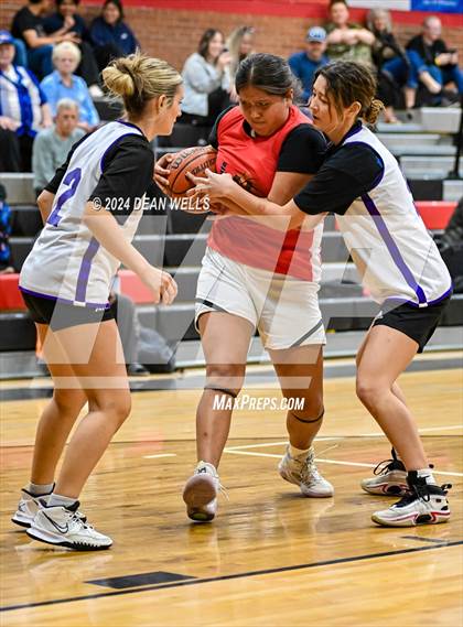 Thumbnail 3 in Lake Havasu vs Lee Williams photogallery.
