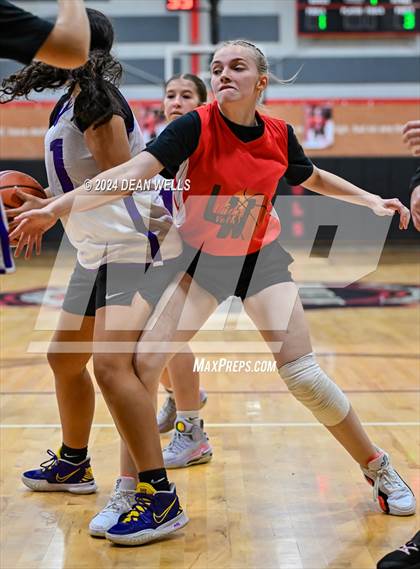 Thumbnail 1 in Lake Havasu vs Lee Williams photogallery.