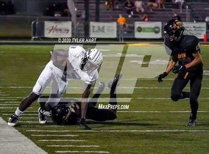 Thumbnail 3 in Ben Davis @ Avon photogallery.