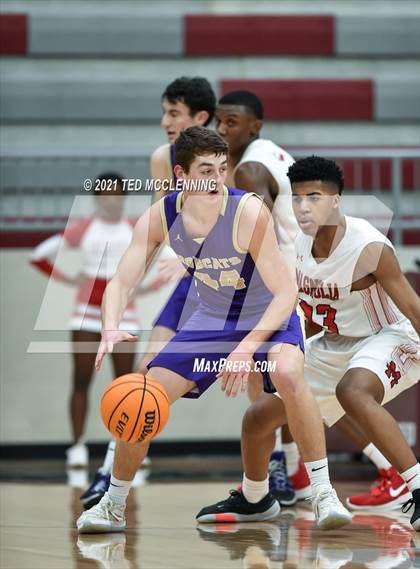 Thumbnail 2 in Magnolia vs. Berryville (AAA 4A State Round Two) photogallery.