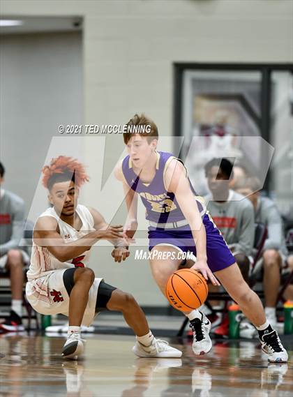 Thumbnail 3 in Magnolia vs. Berryville (AAA 4A State Round Two) photogallery.
