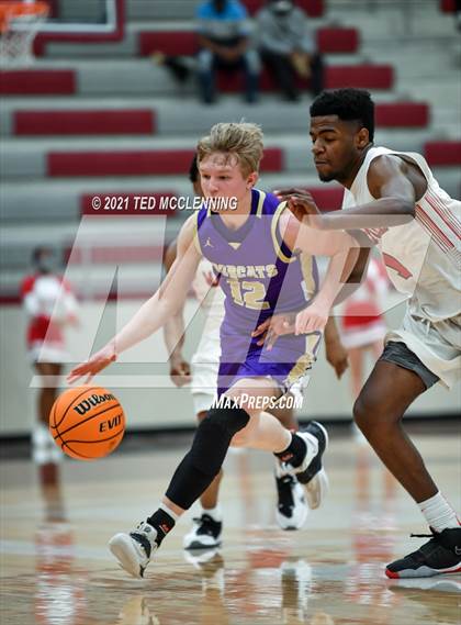 Thumbnail 1 in Magnolia vs. Berryville (AAA 4A State Round Two) photogallery.