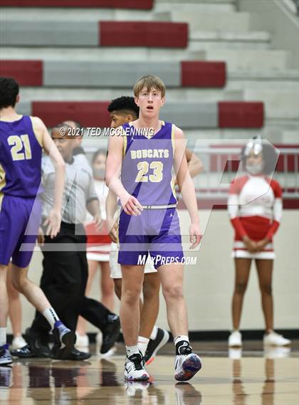 Thumbnail 1 in Magnolia vs. Berryville (AAA 4A State Round Two) photogallery.