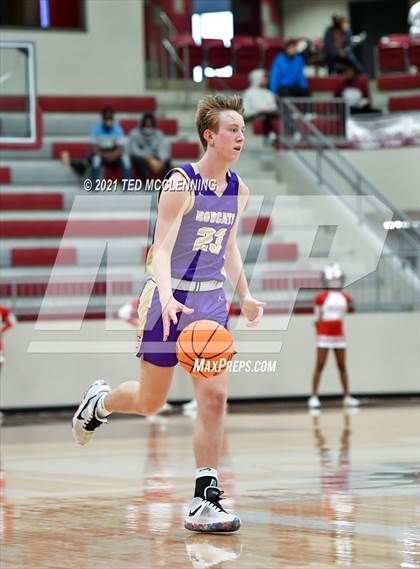 Thumbnail 2 in Magnolia vs. Berryville (AAA 4A State Round Two) photogallery.