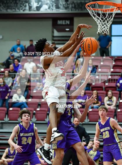 Thumbnail 2 in Magnolia vs. Berryville (AAA 4A State Round Two) photogallery.