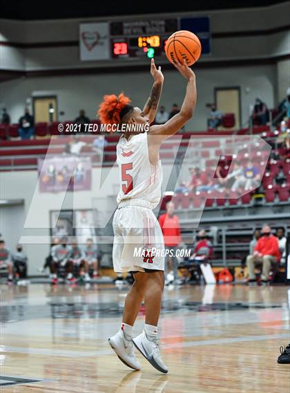 Thumbnail 2 in Magnolia vs. Berryville (AAA 4A State Round Two) photogallery.