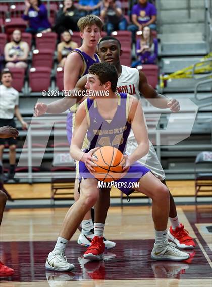 Thumbnail 1 in Magnolia vs. Berryville (AAA 4A State Round Two) photogallery.