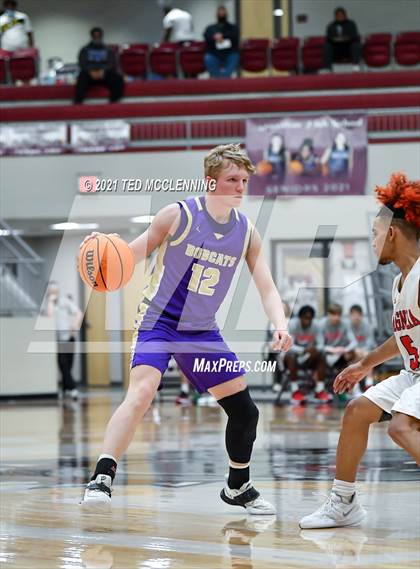 Thumbnail 1 in Magnolia vs. Berryville (AAA 4A State Round Two) photogallery.
