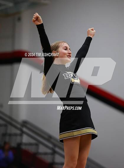 Thumbnail 3 in Shelbyville vs Whiteland (IHSAA 4A Sectional 14 Round 1) photogallery.