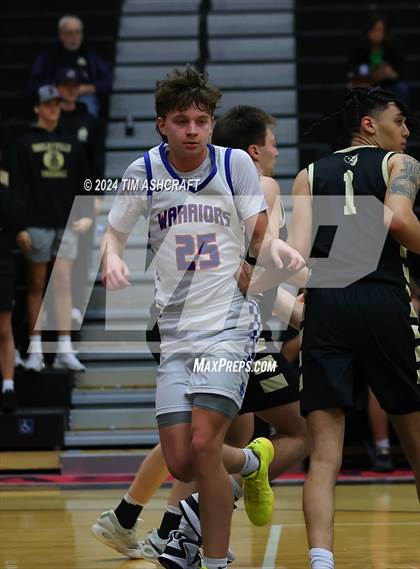 Thumbnail 1 in Shelbyville vs Whiteland (IHSAA 4A Sectional 14 Round 1) photogallery.