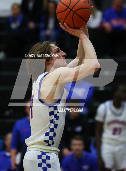 Thumbnail 3 in Shelbyville vs Whiteland (IHSAA 4A Sectional 14 Round 1) photogallery.