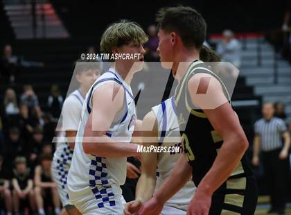 Thumbnail 3 in Shelbyville vs Whiteland (IHSAA 4A Sectional 14 Round 1) photogallery.