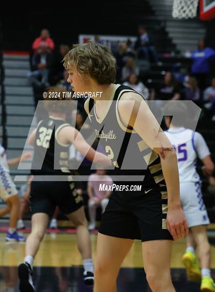 Thumbnail 1 in Shelbyville vs Whiteland (IHSAA 4A Sectional 14 Round 1) photogallery.