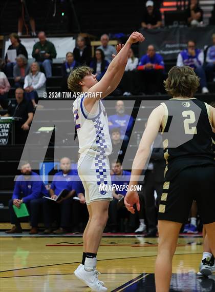 Thumbnail 1 in Shelbyville vs Whiteland (IHSAA 4A Sectional 14 Round 1) photogallery.