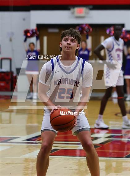 Thumbnail 3 in Shelbyville vs Whiteland (IHSAA 4A Sectional 14 Round 1) photogallery.