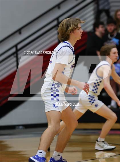 Thumbnail 3 in Shelbyville vs Whiteland (IHSAA 4A Sectional 14 Round 1) photogallery.