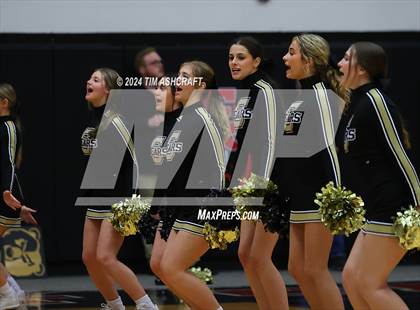 Thumbnail 1 in Shelbyville vs Whiteland (IHSAA 4A Sectional 14 Round 1) photogallery.