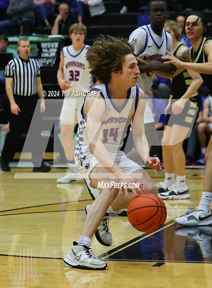 Thumbnail 2 in Shelbyville vs Whiteland (IHSAA 4A Sectional 14 Round 1) photogallery.