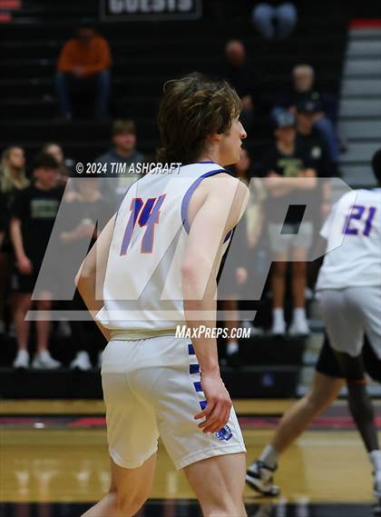 Thumbnail 3 in Shelbyville vs Whiteland (IHSAA 4A Sectional 14 Round 1) photogallery.