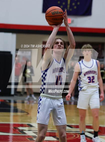 Thumbnail 2 in Shelbyville vs Whiteland (IHSAA 4A Sectional 14 Round 1) photogallery.