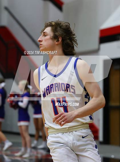 Thumbnail 2 in Shelbyville vs Whiteland (IHSAA 4A Sectional 14 Round 1) photogallery.