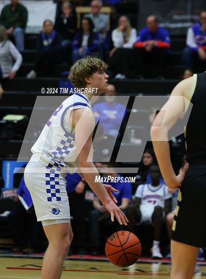 Thumbnail 3 in Shelbyville vs Whiteland (IHSAA 4A Sectional 14 Round 1) photogallery.