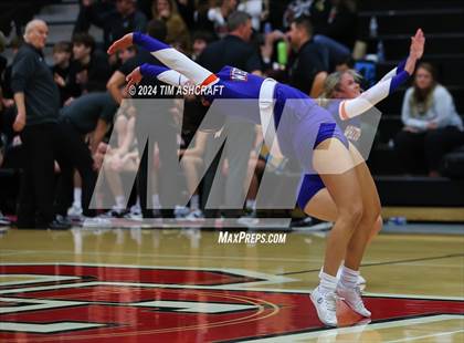 Thumbnail 3 in Shelbyville vs Whiteland (IHSAA 4A Sectional 14 Round 1) photogallery.