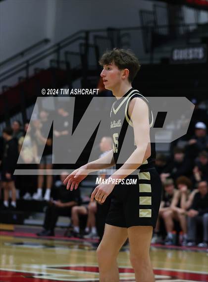 Thumbnail 3 in Shelbyville vs Whiteland (IHSAA 4A Sectional 14 Round 1) photogallery.