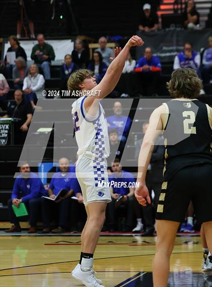 Thumbnail 3 in Shelbyville vs Whiteland (IHSAA 4A Sectional 14 Round 1) photogallery.