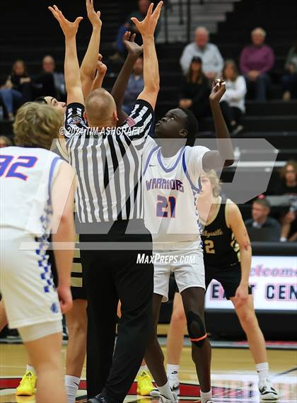 Thumbnail 2 in Shelbyville vs Whiteland (IHSAA 4A Sectional 14 Round 1) photogallery.