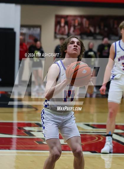 Thumbnail 1 in Shelbyville vs Whiteland (IHSAA 4A Sectional 14 Round 1) photogallery.