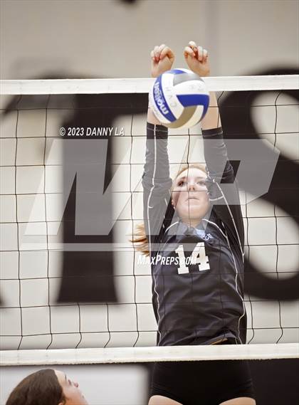 Thumbnail 2 in James Madison @ Centreville photogallery.