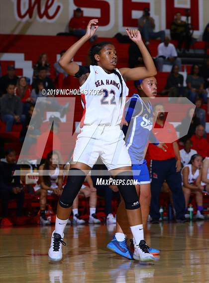 Thumbnail 3 in Serra vs. Redondo Union (Battle at the Beach) photogallery.