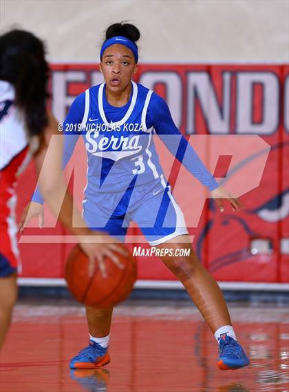 Thumbnail 1 in Serra vs. Redondo Union (Battle at the Beach) photogallery.