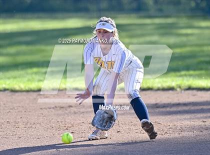 Thumbnail 2 in Delta vs. Daleville (Delaware County Tournament Semifinal) photogallery.