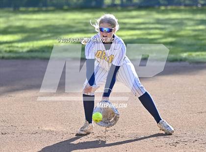 Thumbnail 1 in Delta vs. Daleville (Delaware County Tournament Semifinal) photogallery.