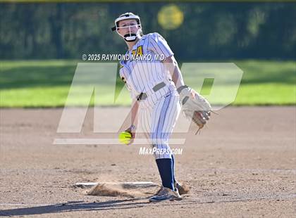 Thumbnail 1 in Delta vs. Daleville (Delaware County Tournament Semifinal) photogallery.