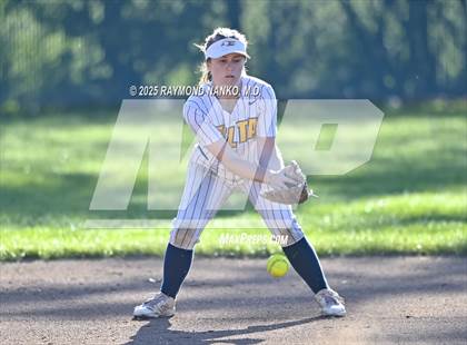 Thumbnail 1 in Delta vs. Daleville (Delaware County Tournament Semifinal) photogallery.