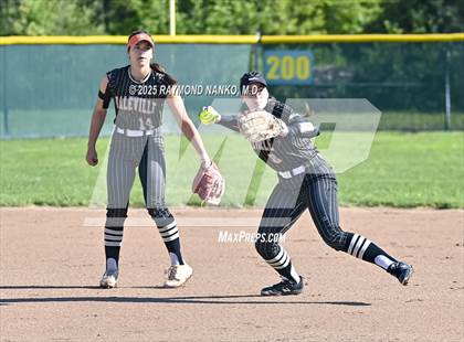 Thumbnail 1 in Delta vs. Daleville (Delaware County Tournament Semifinal) photogallery.
